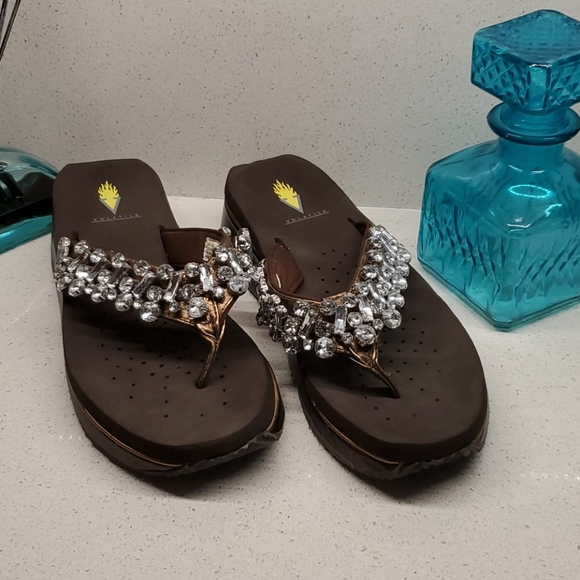 VOLATILE crystaled sandals (sz 8)